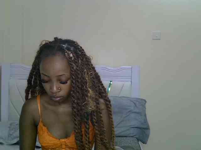 PetiteNoir webcam
