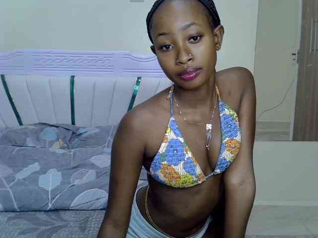 PetiteNoir webcam
