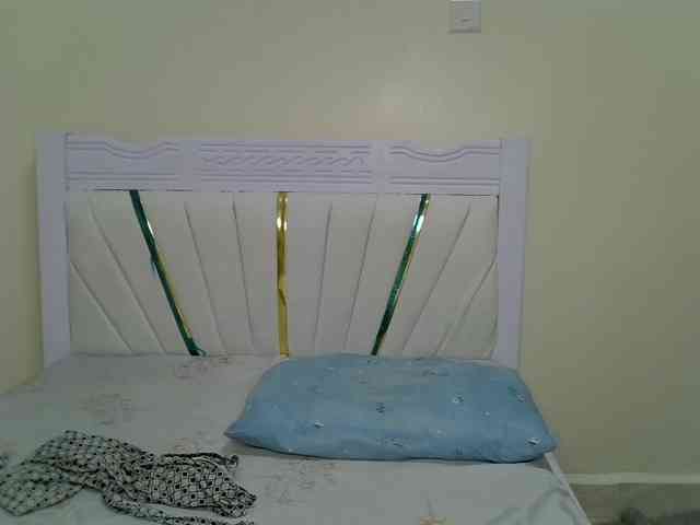 PetiteNoir webcam