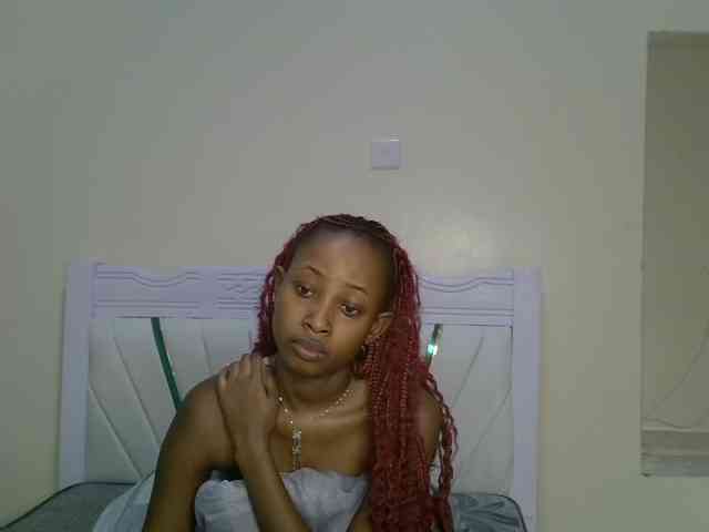 PetiteNoir webcam