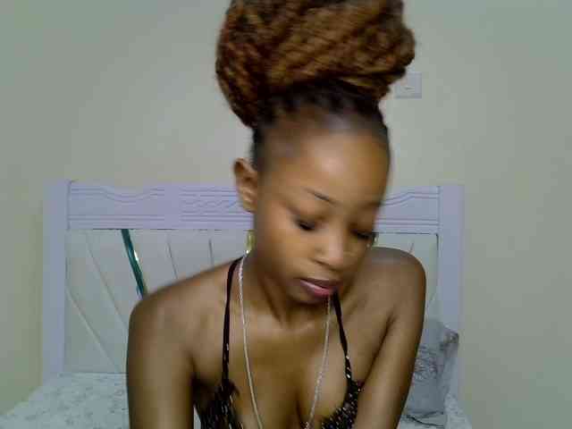 PetiteNoir webcam