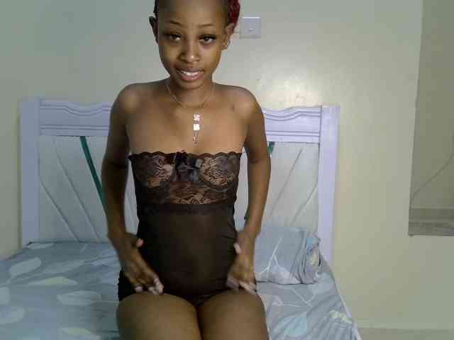 PetiteNoir webcam