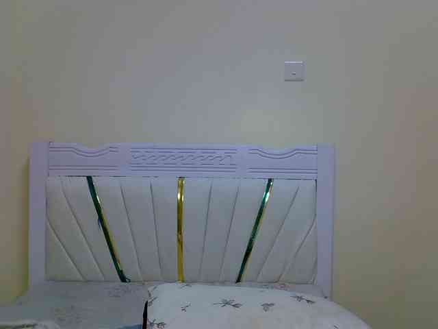 PetiteNoir webcam