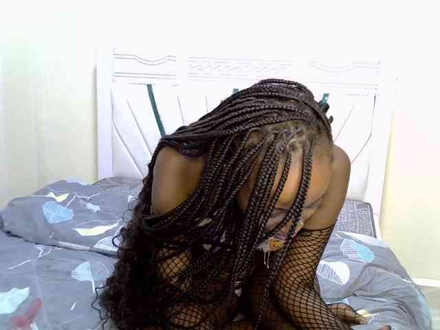 PetiteNoir webcam