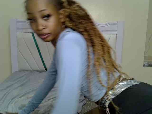 PetiteNoir webcam