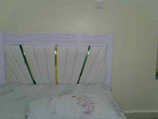 PetiteNoir webcam