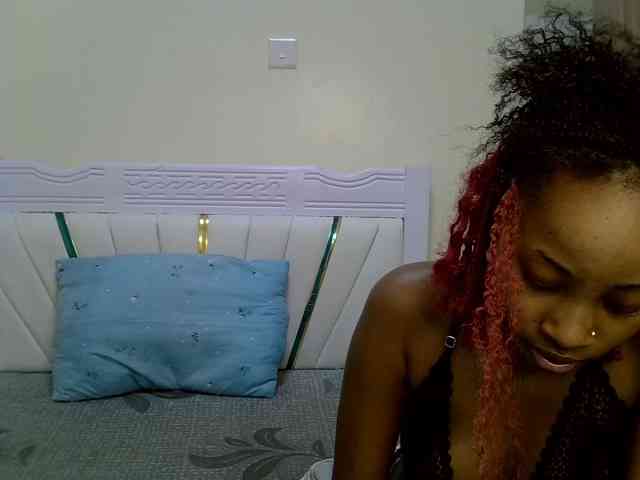 PetiteNoir webcam