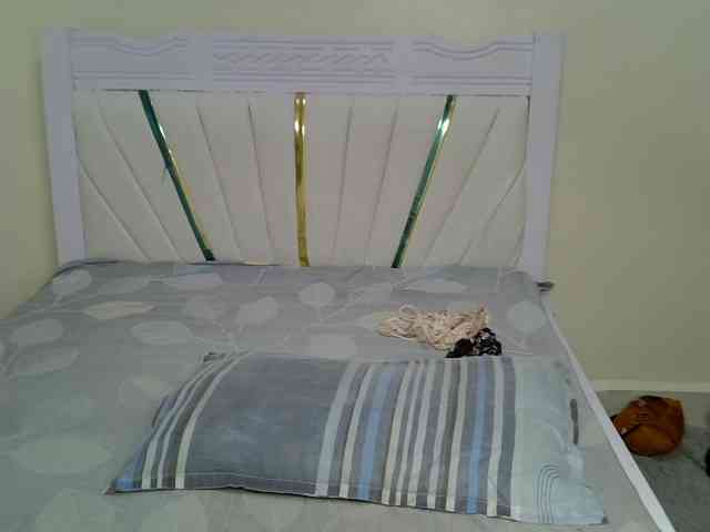 PetiteNoir webcam