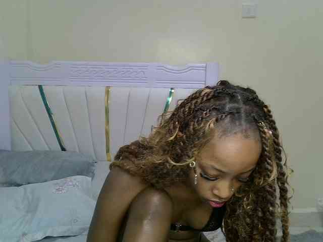 PetiteNoir webcam