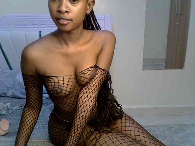 PetiteNoir webcam