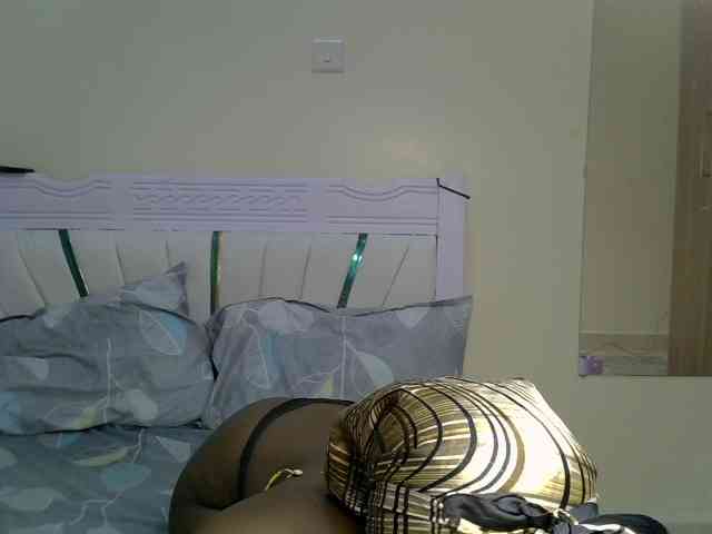 PetiteNoir webcam