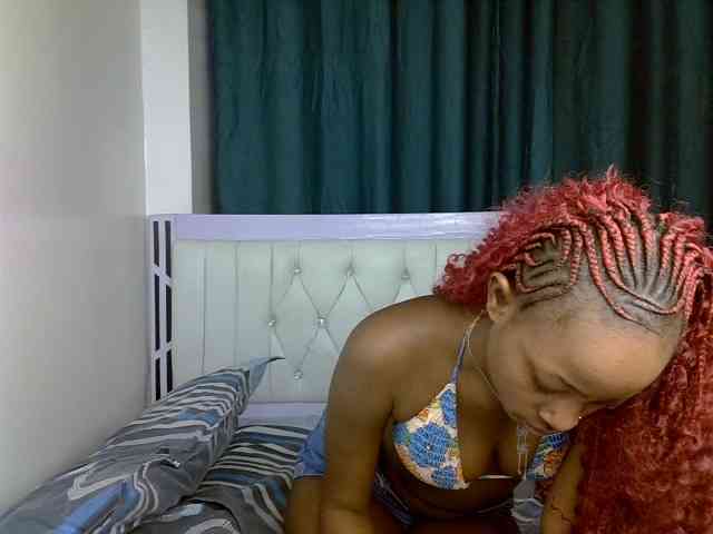 PetiteNoir webcam
