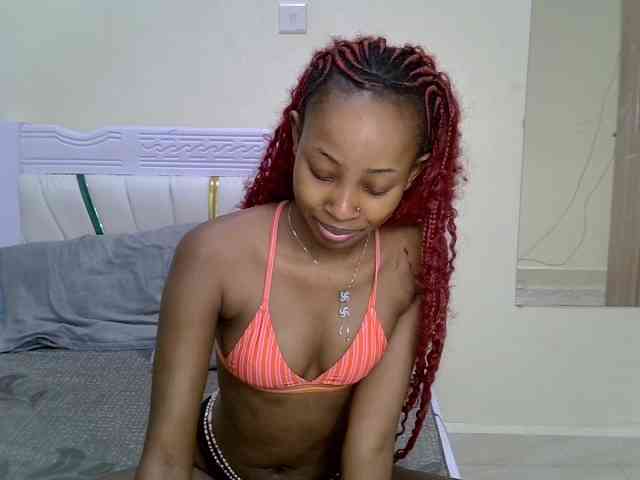 PetiteNoir webcam