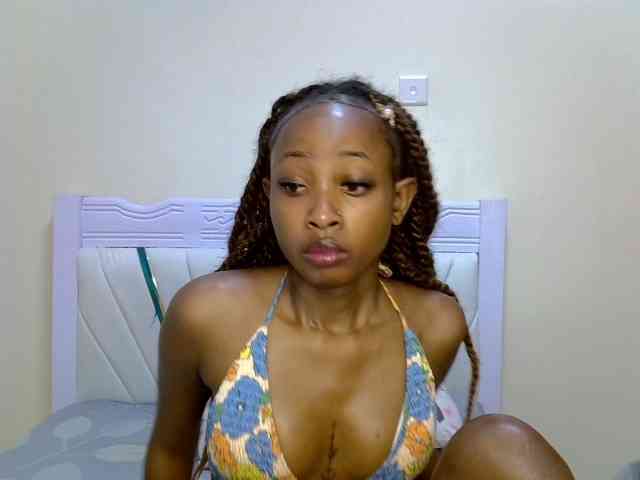PetiteNoir webcam