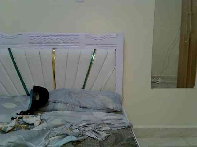PetiteNoir webcam