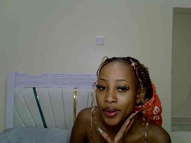 PetiteNoir webcam