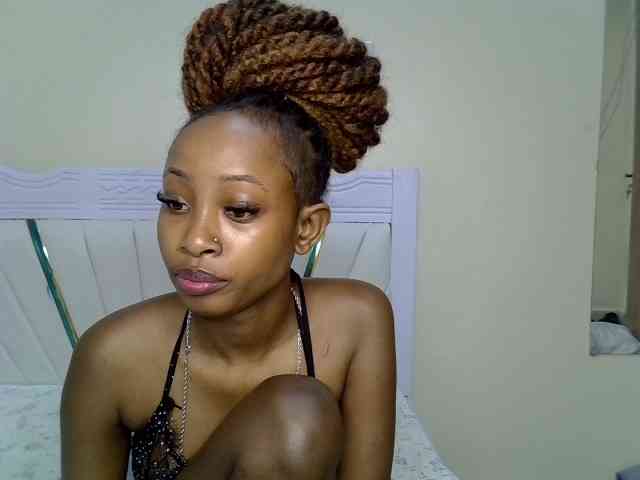 PetiteNoir webcam