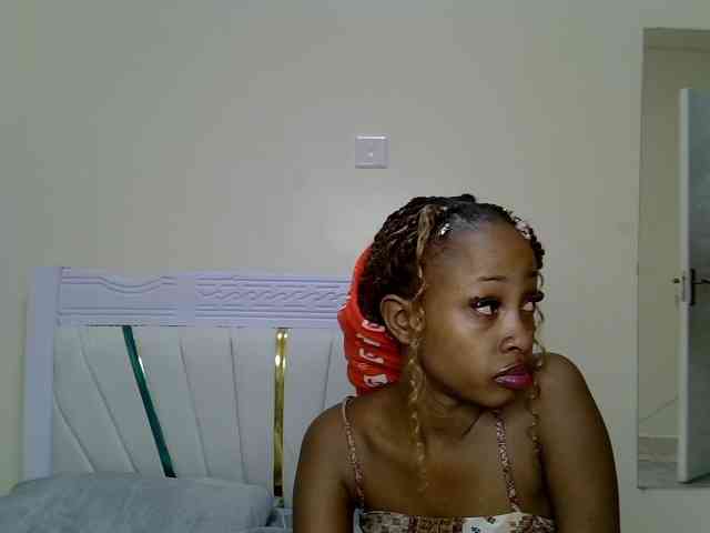 PetiteNoir webcam