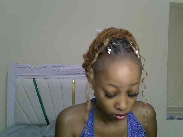 PetiteNoir webcam