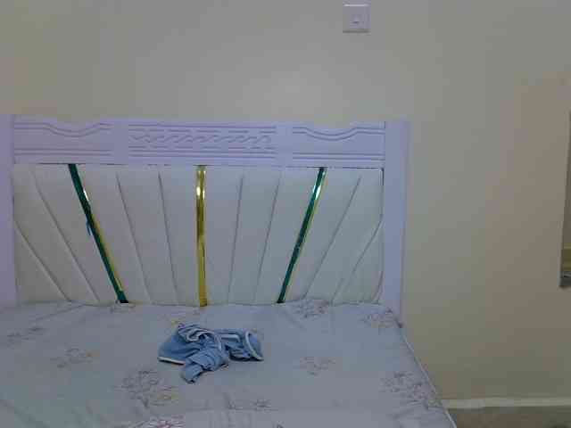 PetiteNoir webcam