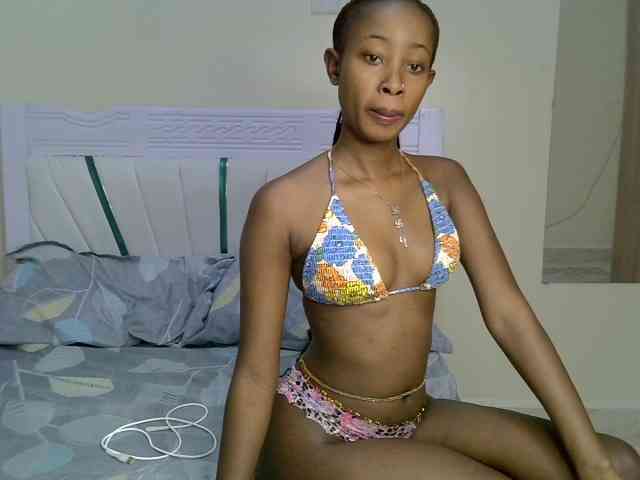 PetiteNoir webcam