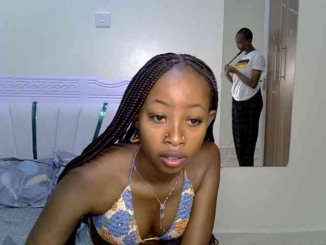 PetiteNoir webcam