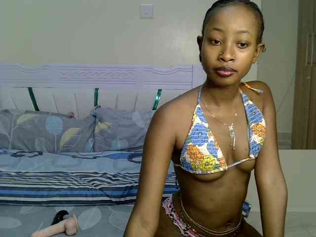 PetiteNoir webcam