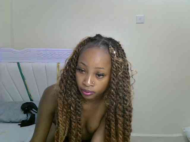 PetiteNoir webcam