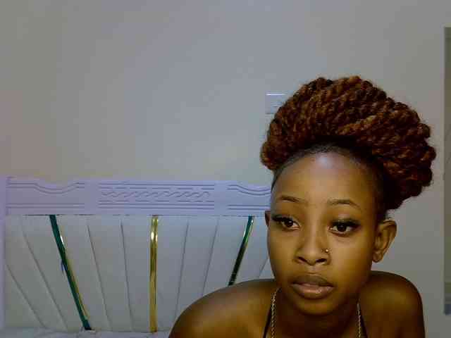 PetiteNoir webcam