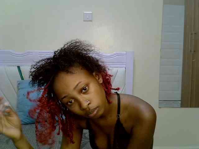 PetiteNoir webcam