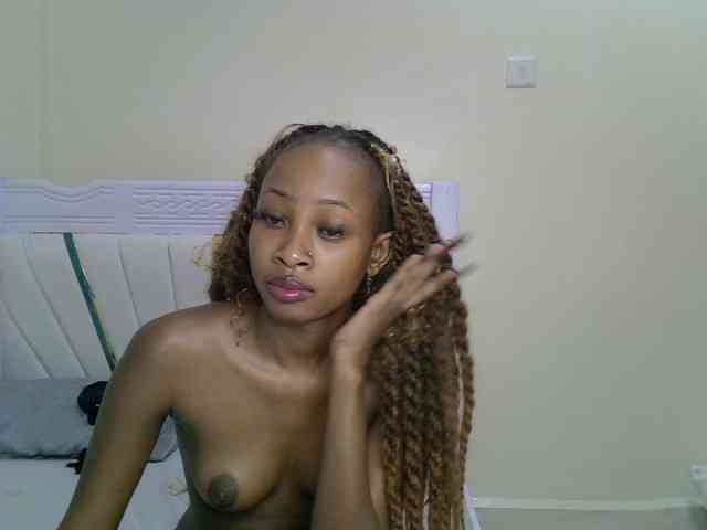 PetiteNoir webcam