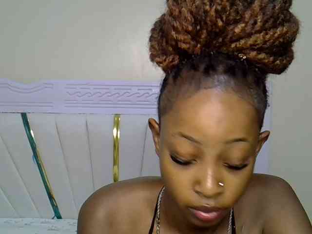 PetiteNoir webcam
