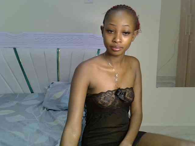 PetiteNoir webcam