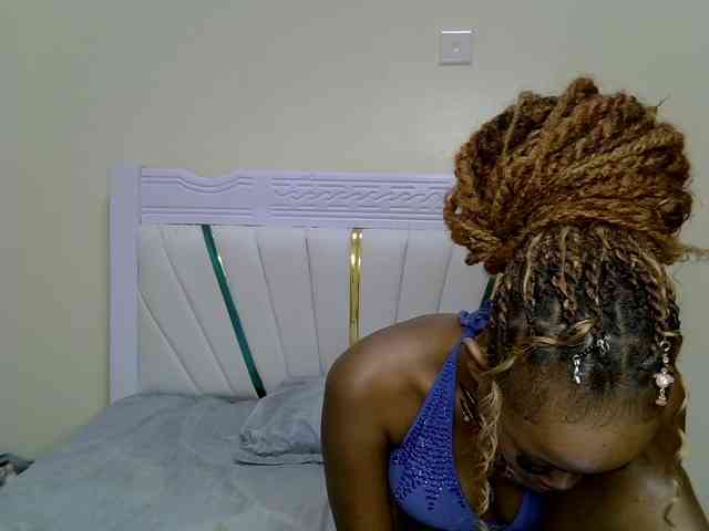 PetiteNoir webcam
