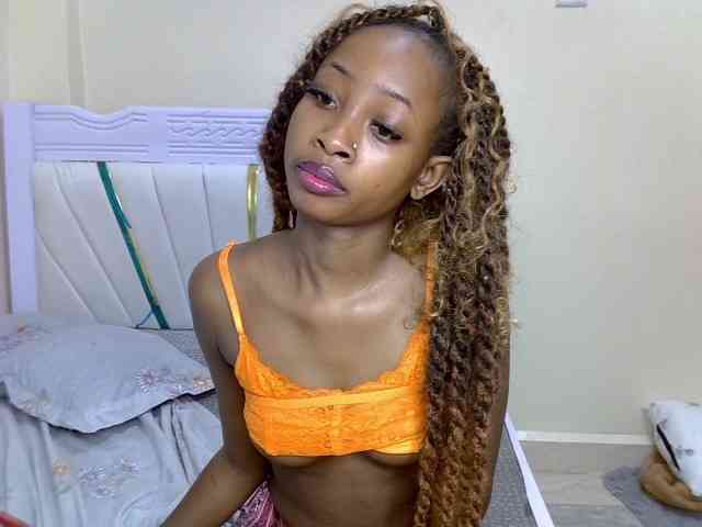 PetiteNoir webcam
