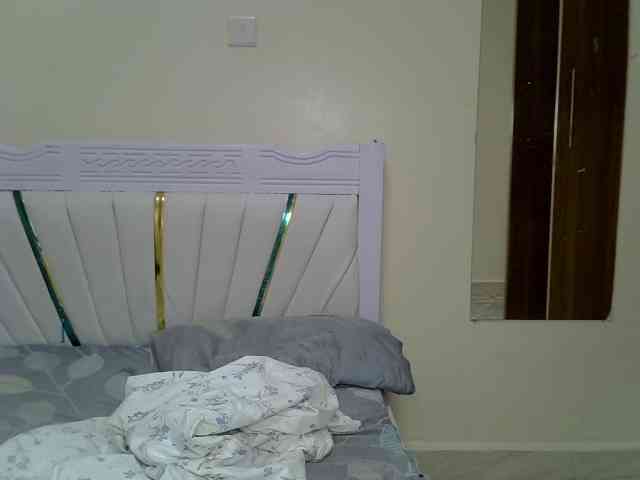 PetiteNoir webcam