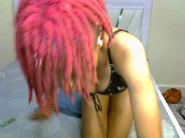 PetiteNoir webcam