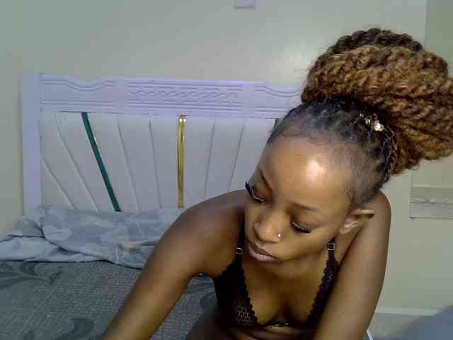PetiteNoir webcam