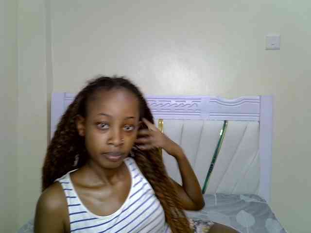 PetiteNoir webcam
