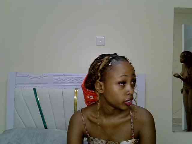 PetiteNoir webcam