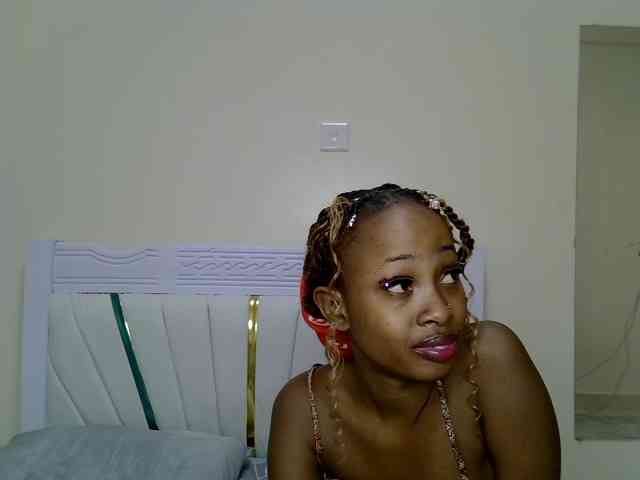 PetiteNoir webcam