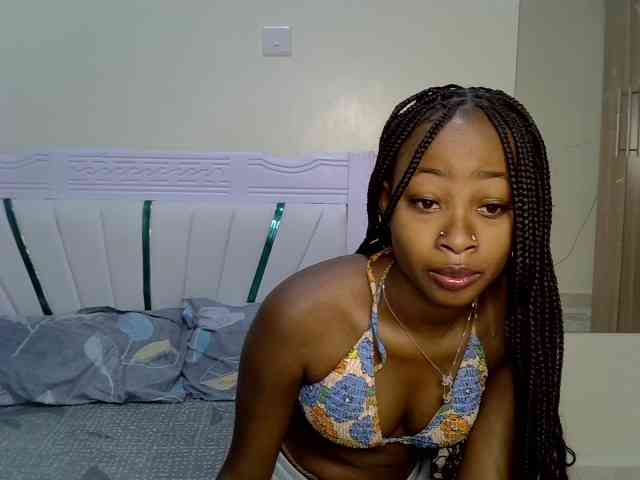 PetiteNoir webcam
