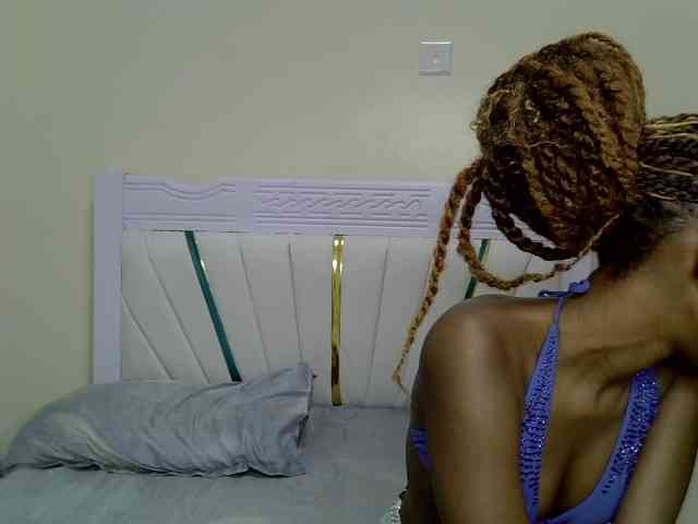 PetiteNoir webcam