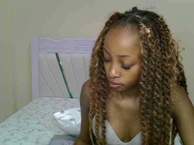 PetiteNoir webcam