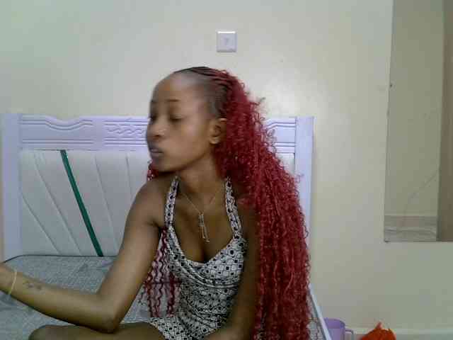 PetiteNoir webcam