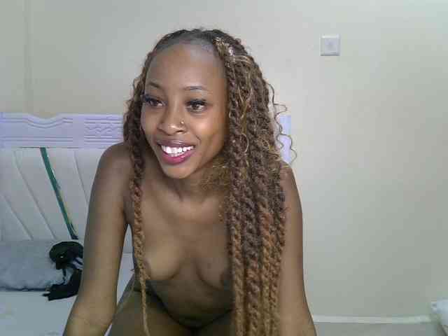 PetiteNoir webcam