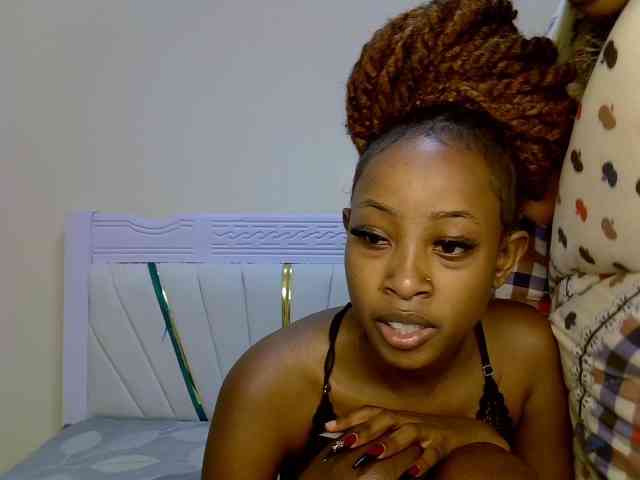 PetiteNoir webcam