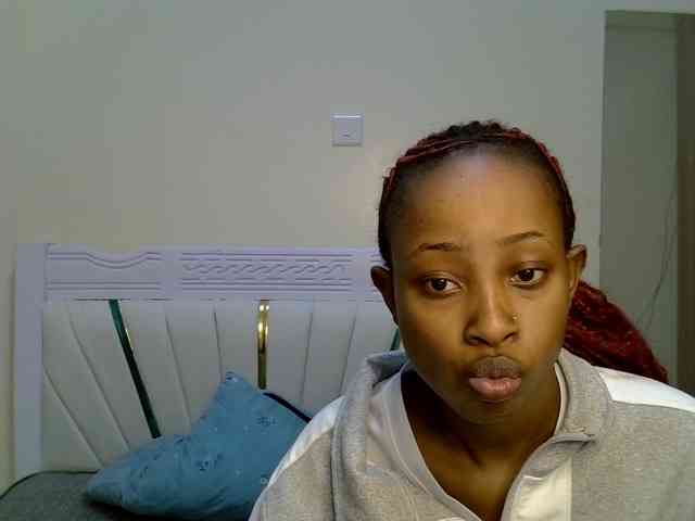 PetiteNoir webcam