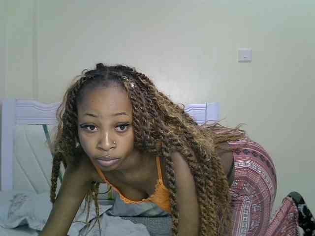 PetiteNoir webcam