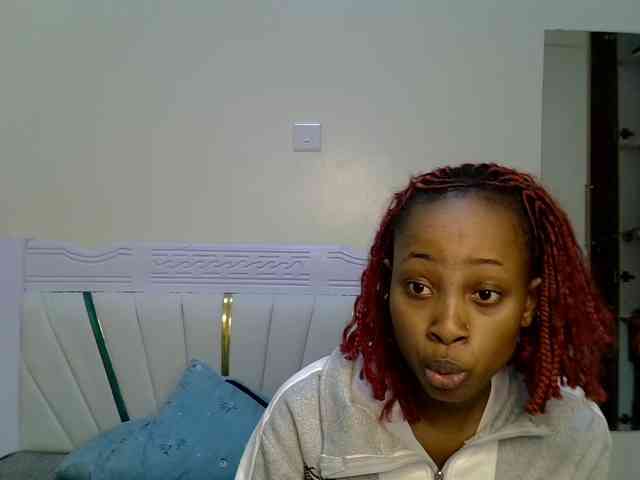 PetiteNoir webcam